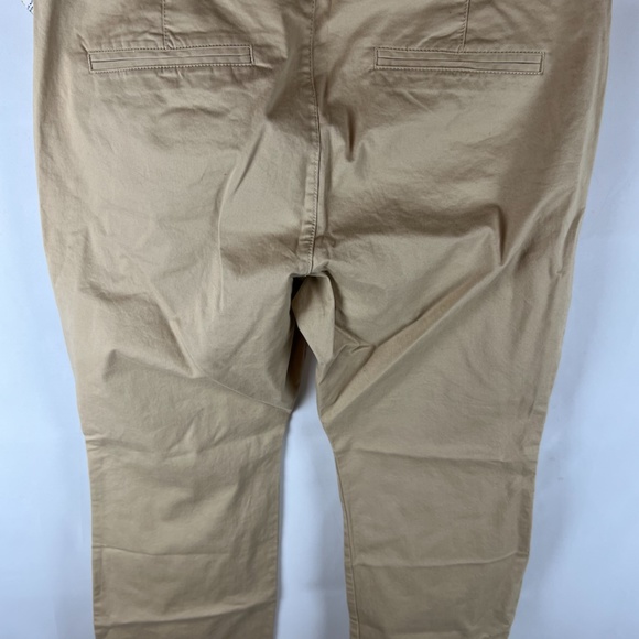 NWT Old Navy Mid-Rise Boot-Cut Khakis for Women (16 short) - Picture 10 of 16